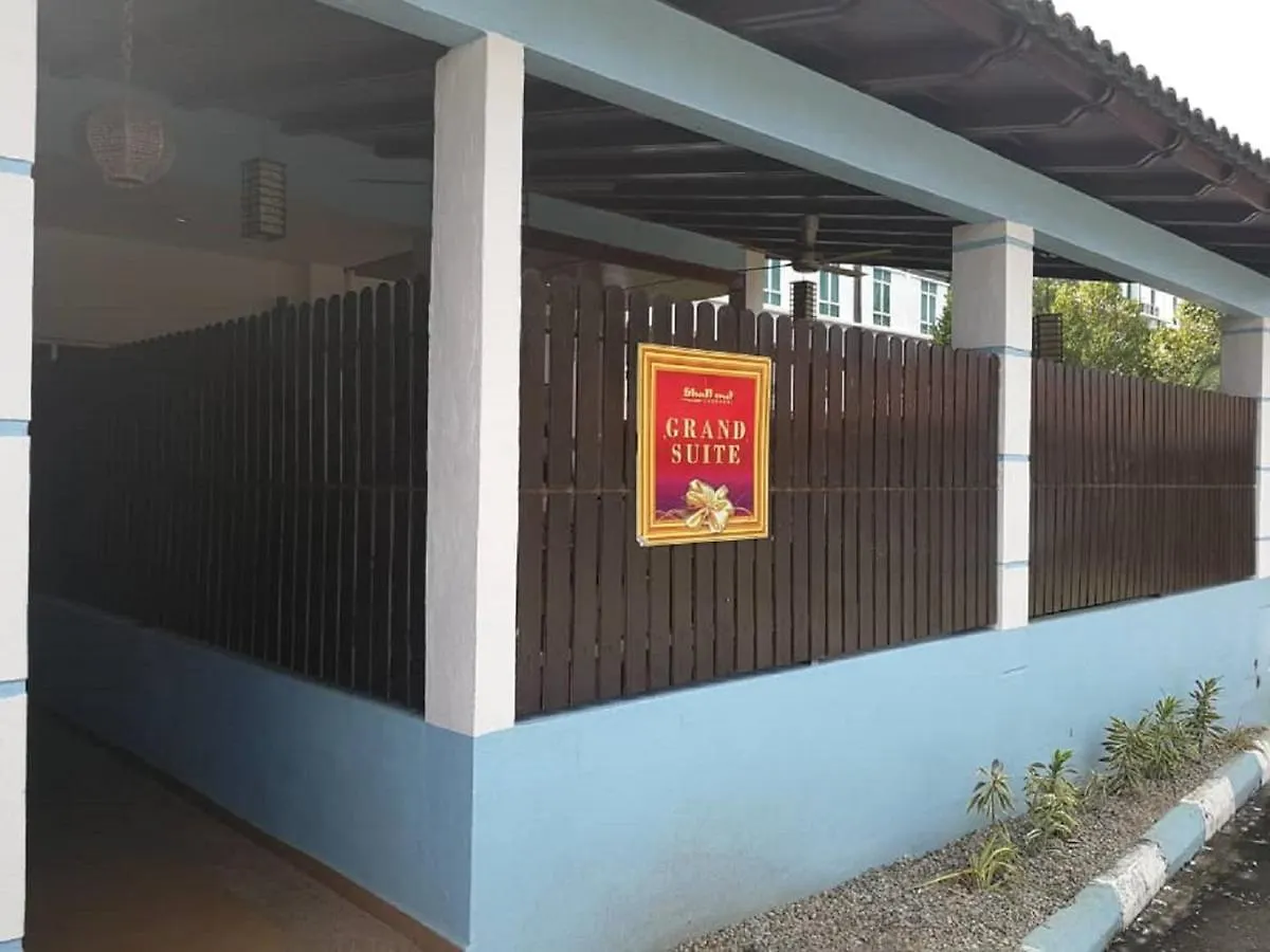 Adina Drive-In Motel Cenang - Managed By Shell Out Resort Pantai Cenang  2*, Pantai Cenang (Langkawi) Malesia